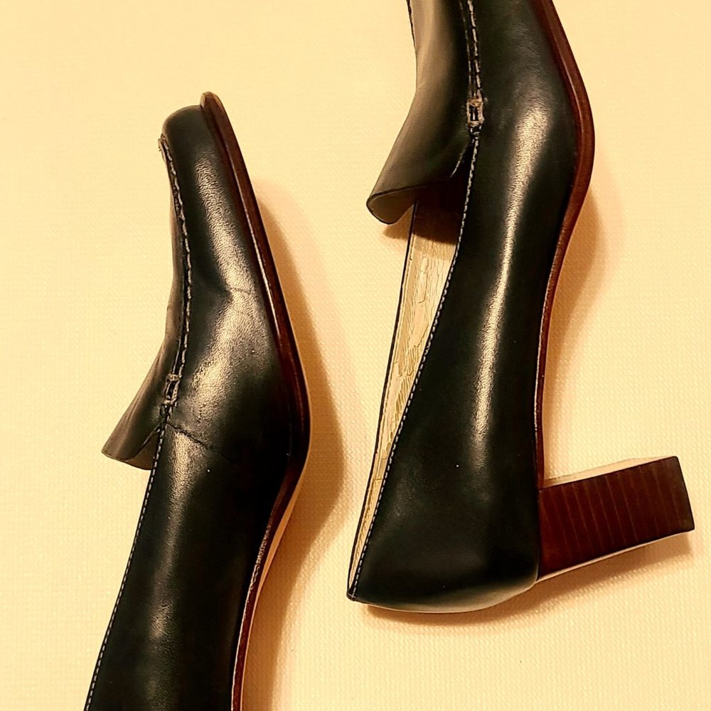 UNISA navy blue heels